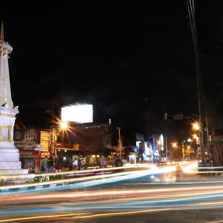 Happy Family Hotel Yogyakarta Exterior photo